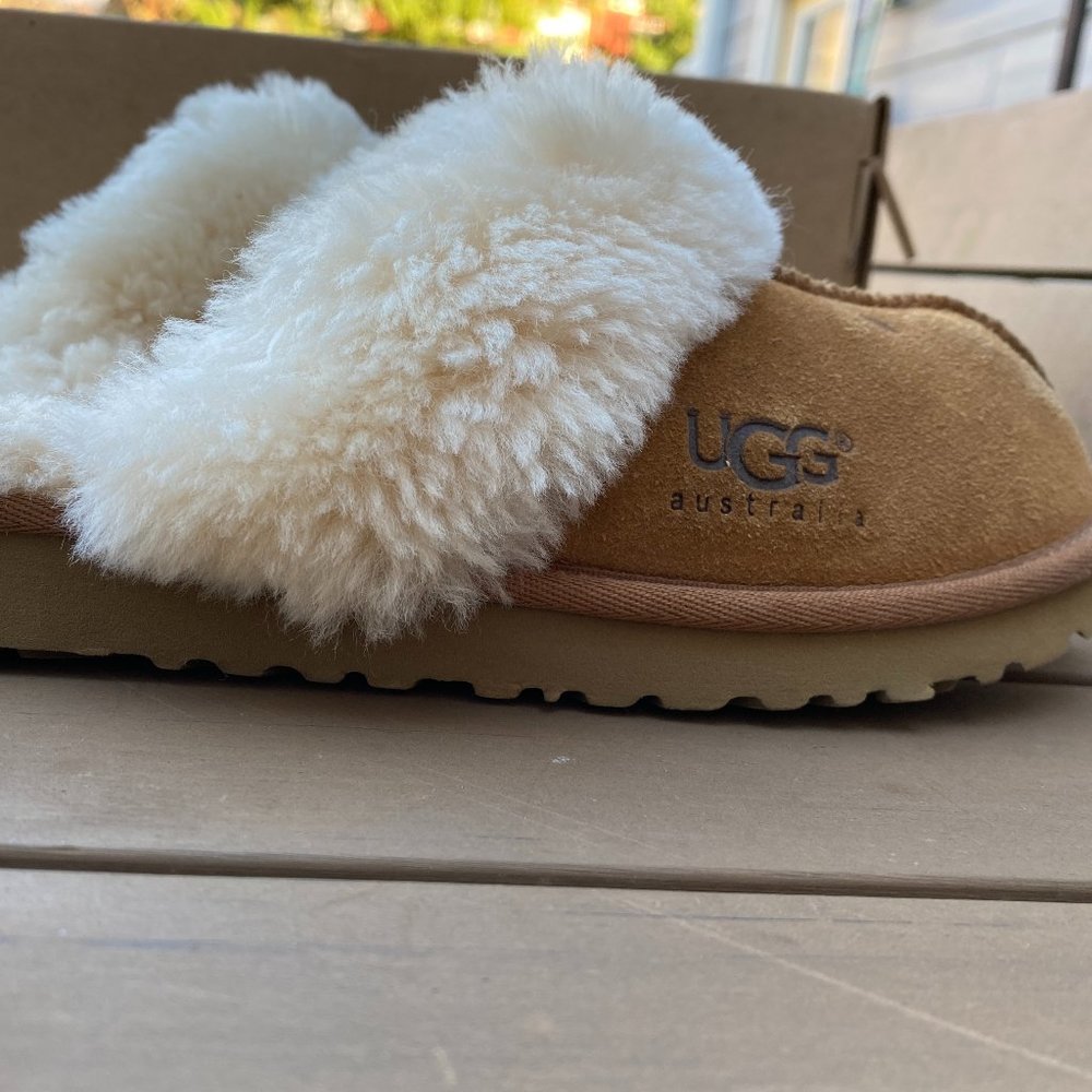UGG® Kids Cozy II (Kid) Slide Slippers Size 2.